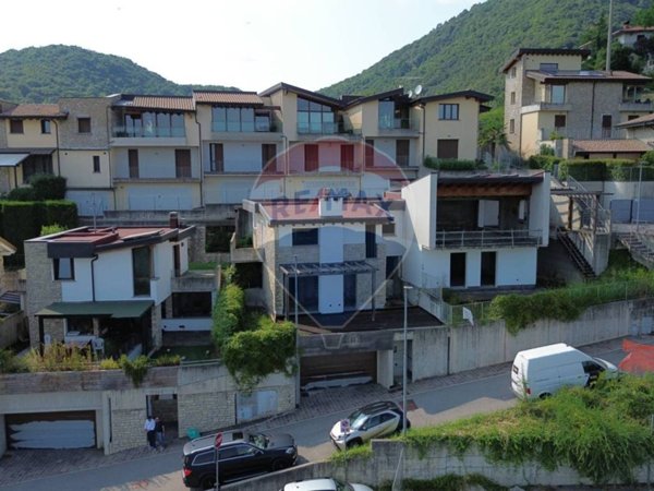casa indipendente in vendita a Palazzago