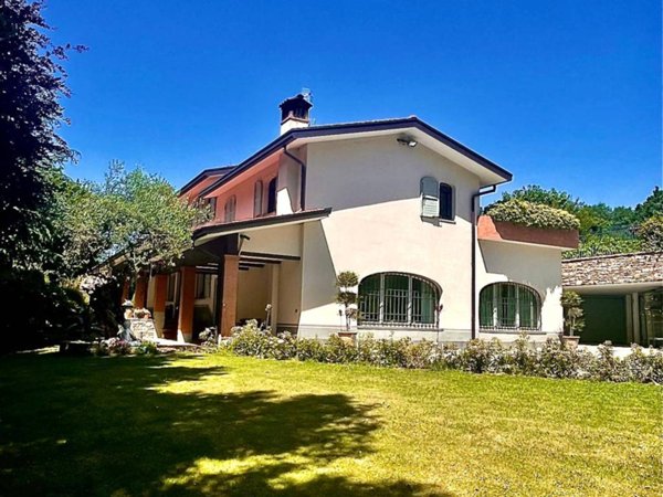 casa indipendente in vendita a Palazzago