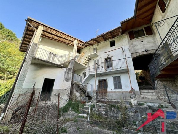 casale in vendita a Palazzago