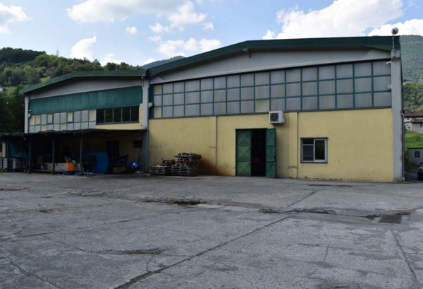 capannone in vendita a Palazzago