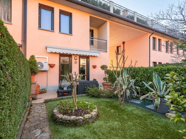 casa indipendente in vendita a Palazzago