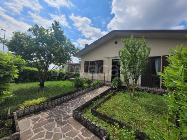 casa indipendente in vendita a Palazzago