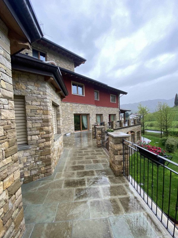 casa indipendente in vendita a Palazzago