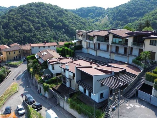 casa indipendente in vendita a Palazzago