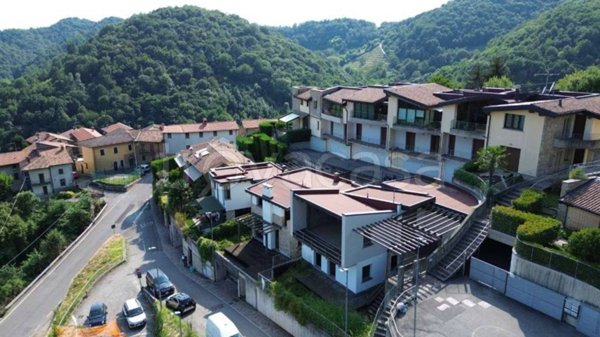 casa indipendente in vendita a Palazzago