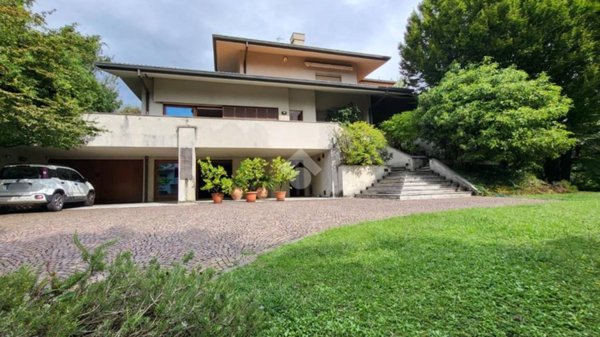 casa indipendente in vendita a Palazzago
