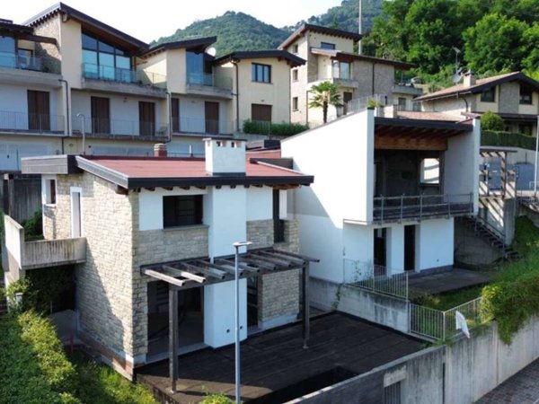 casa indipendente in vendita a Palazzago