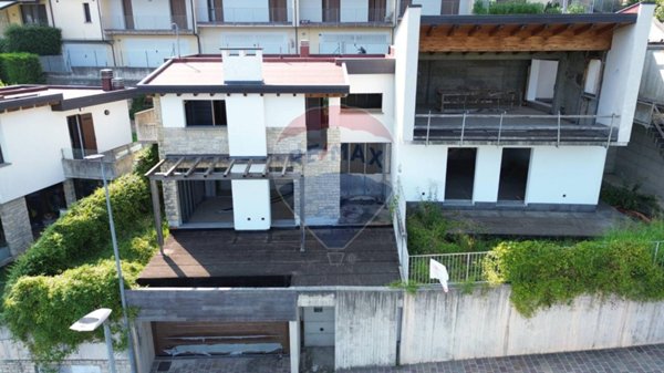 casa indipendente in vendita a Palazzago