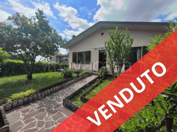 casa indipendente in vendita a Palazzago