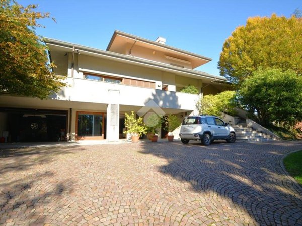 casa indipendente in vendita a Palazzago