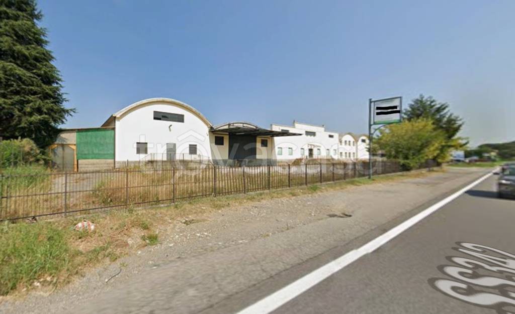 capannone in vendita a Palazzago
