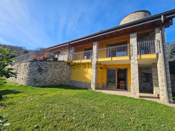 casa indipendente in vendita a Palazzago