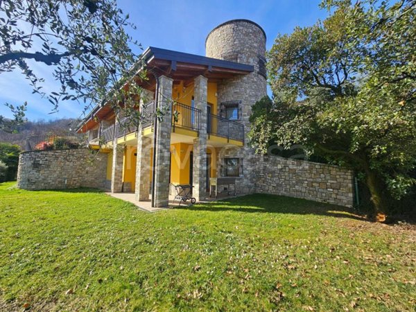 casa indipendente in vendita a Palazzago