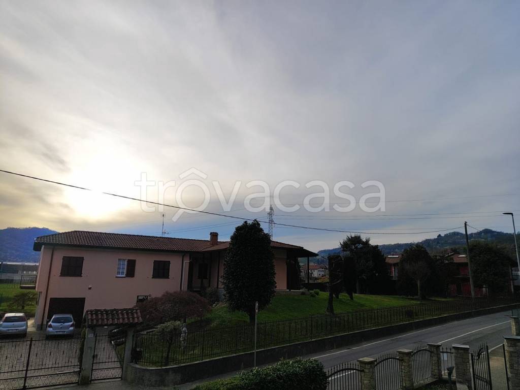 casa indipendente in vendita a Palazzago