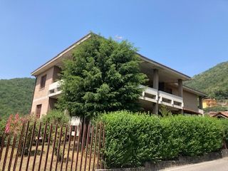 casa indipendente in vendita a Palazzago