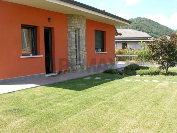 casa indipendente in vendita a Palazzago