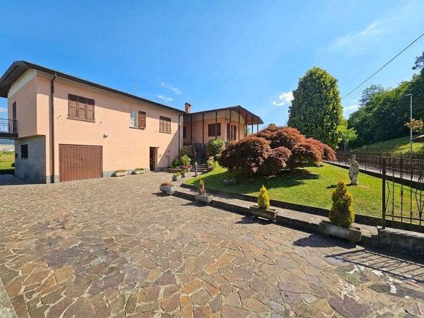 casa indipendente in vendita a Palazzago
