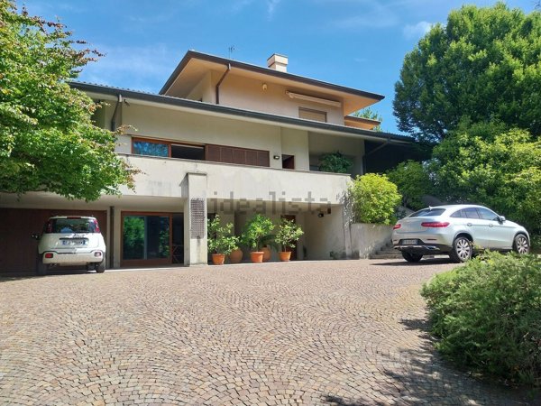 casa indipendente in vendita a Palazzago
