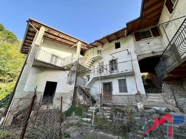 casale in vendita a Palazzago