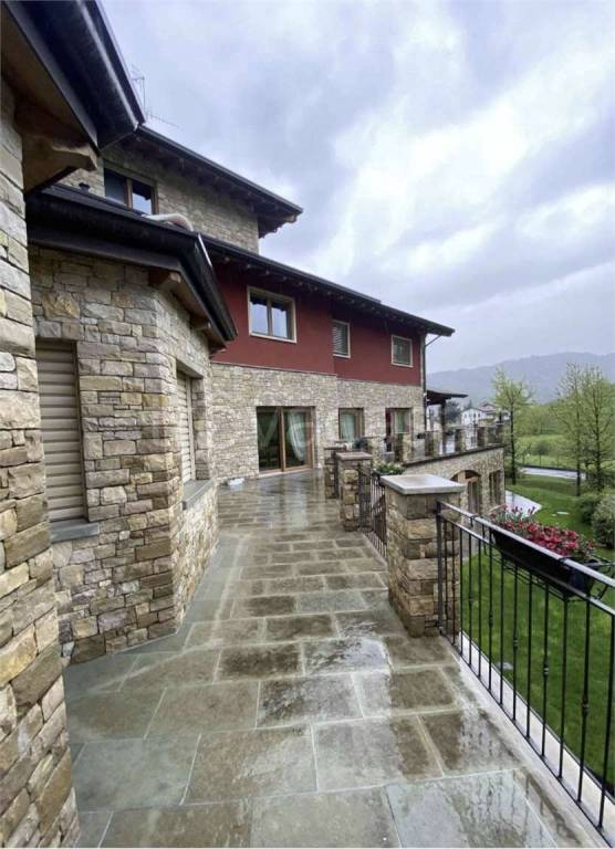 negozio in vendita a Palazzago