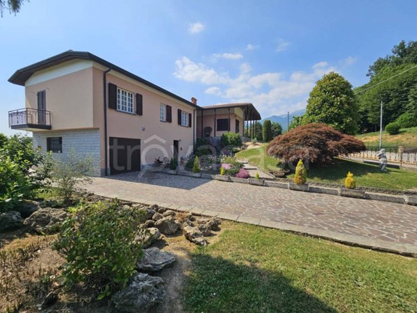 casa indipendente in vendita a Palazzago