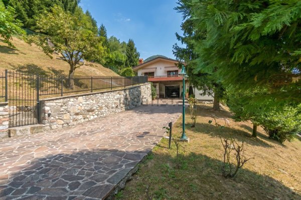 casa indipendente in vendita a Palazzago