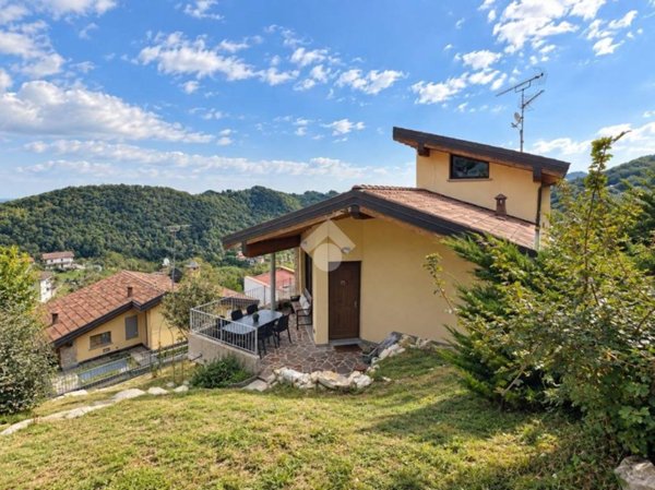 casa indipendente in vendita a Palazzago