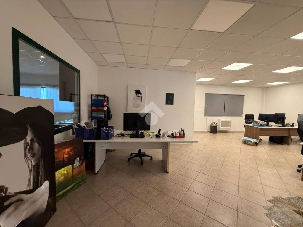 locale commerciale in vendita a Palosco