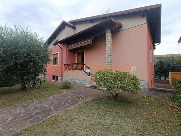 casa indipendente in vendita a Palosco