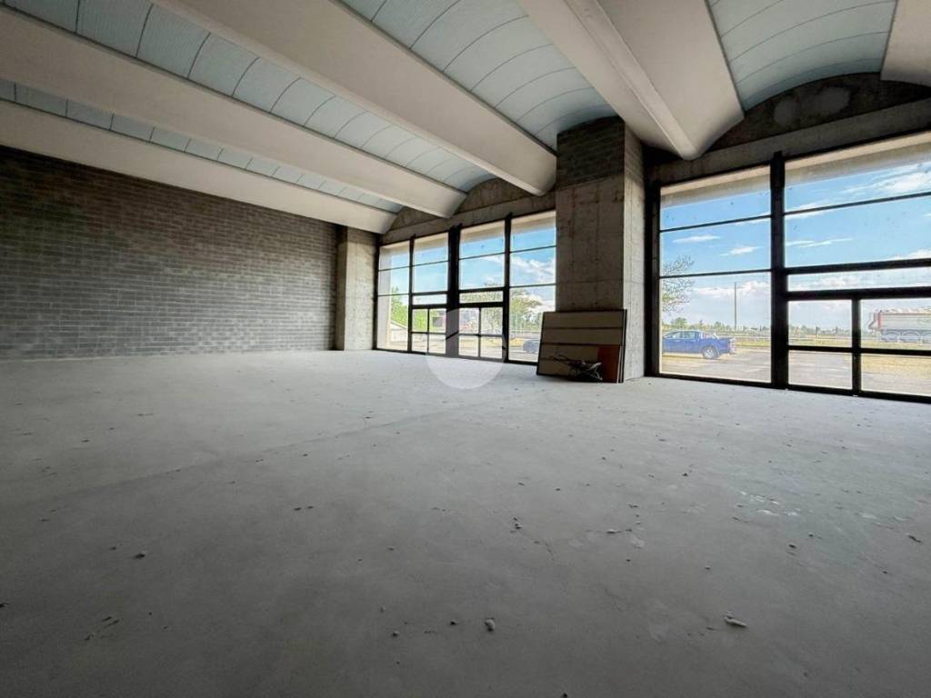 locale commerciale in vendita a Palosco