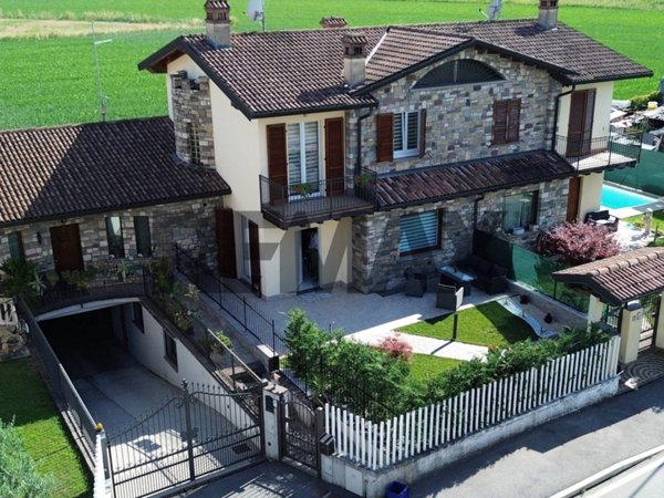 casa indipendente in vendita a Palosco