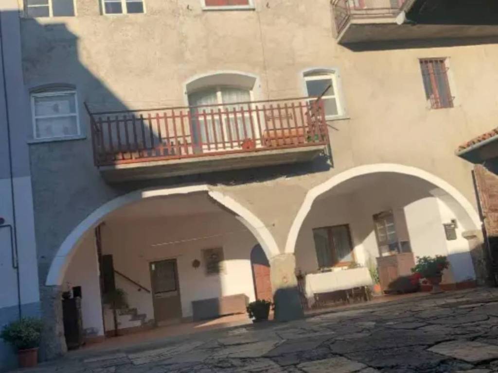casa indipendente in vendita a Parre