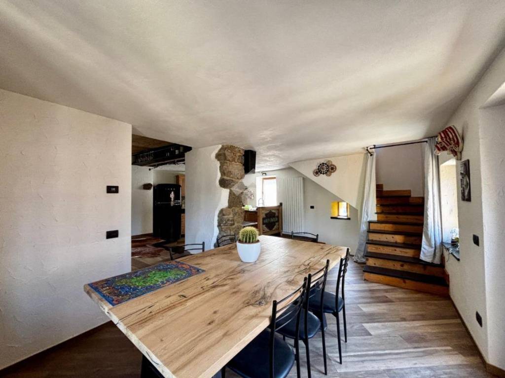 casa indipendente in vendita a Parre