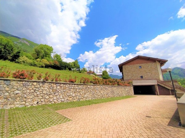 appartamento in vendita a Parre