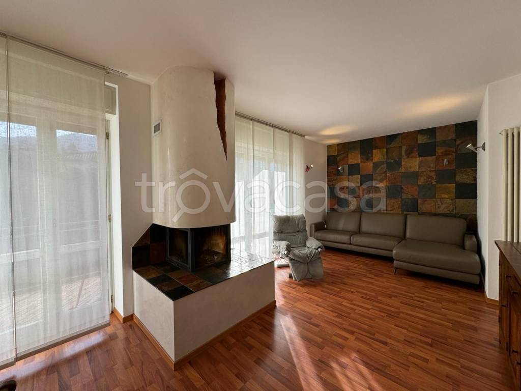 casa indipendente in vendita a Parre