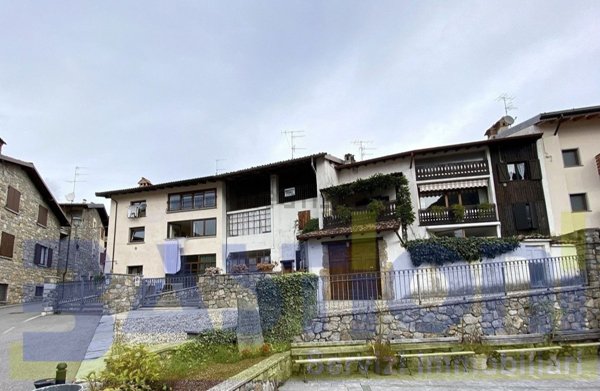 casa indipendente in vendita a Parre