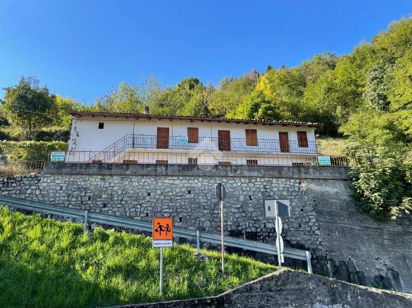 casa indipendente in vendita a Parzanica