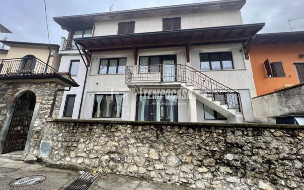 appartamento in vendita a Parzanica in zona Acquaiolo