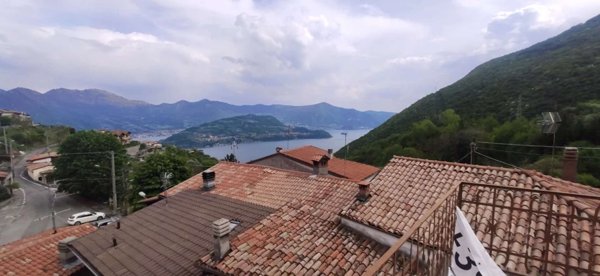 casa indipendente in vendita a Parzanica in zona Acquaiolo