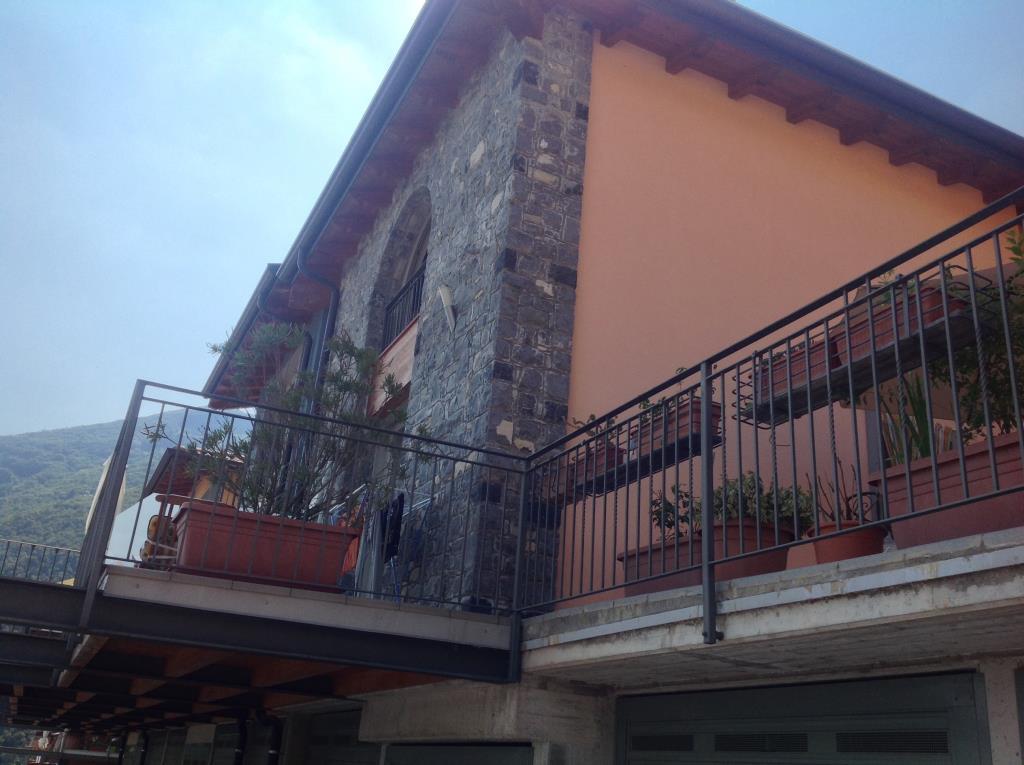 casa indipendente in vendita a Parzanica in zona Acquaiolo