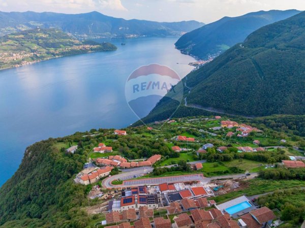 appartamento in vendita a Parzanica in zona Belvedere