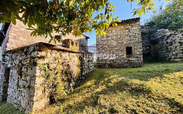 casale in vendita a Parzanica
