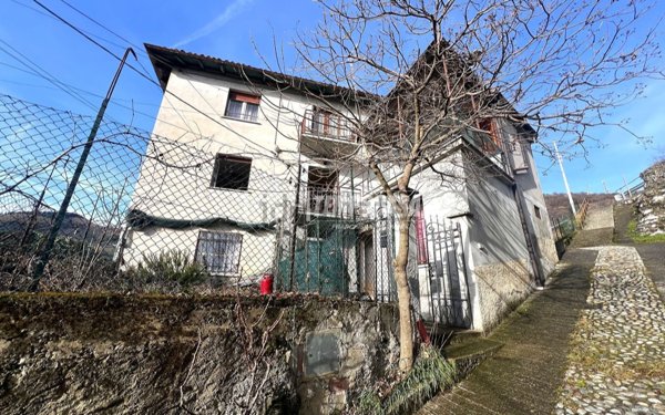 casa indipendente in vendita a Parzanica in zona Belvedere