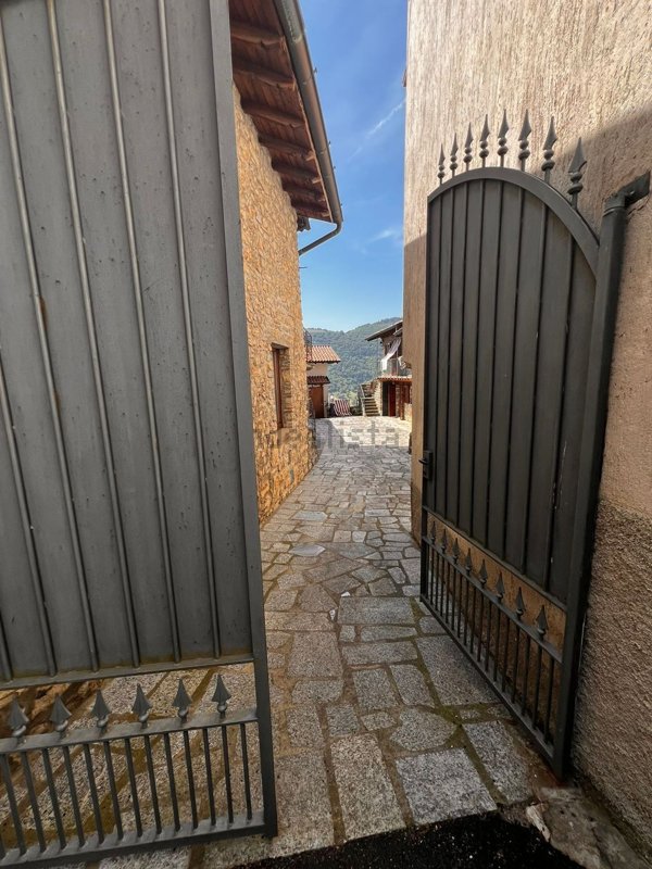appartamento in vendita a Parzanica in zona Belvedere