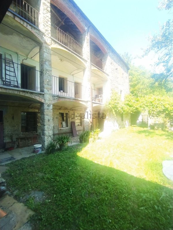 appartamento in vendita ad Andrate