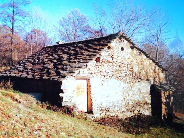 casale in vendita ad Andrate