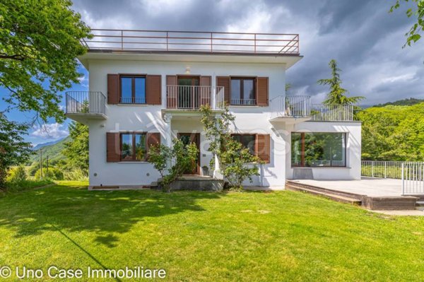 casa indipendente in vendita ad Andrate