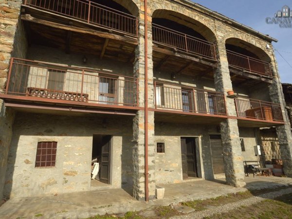 casa indipendente in vendita ad Andrate