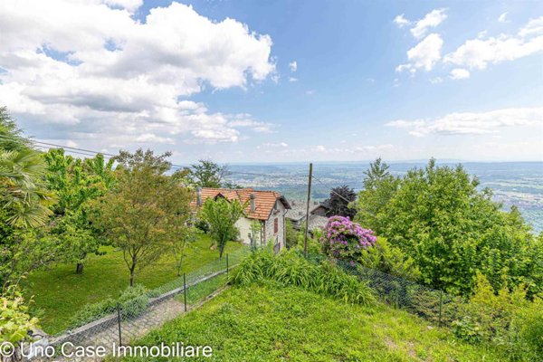 casa indipendente in vendita ad Andrate