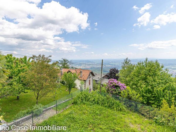 casa indipendente in vendita ad Andrate